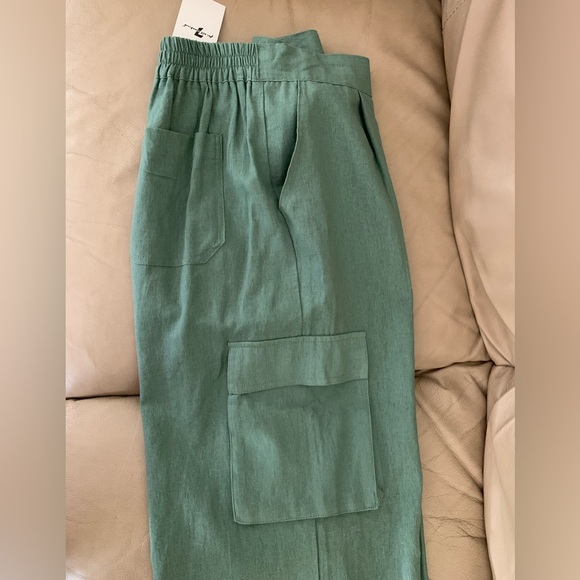 7 FOR ALL MANKIND Linen Blend Wide
Leg Cargo Pants - Picture 8 of 15